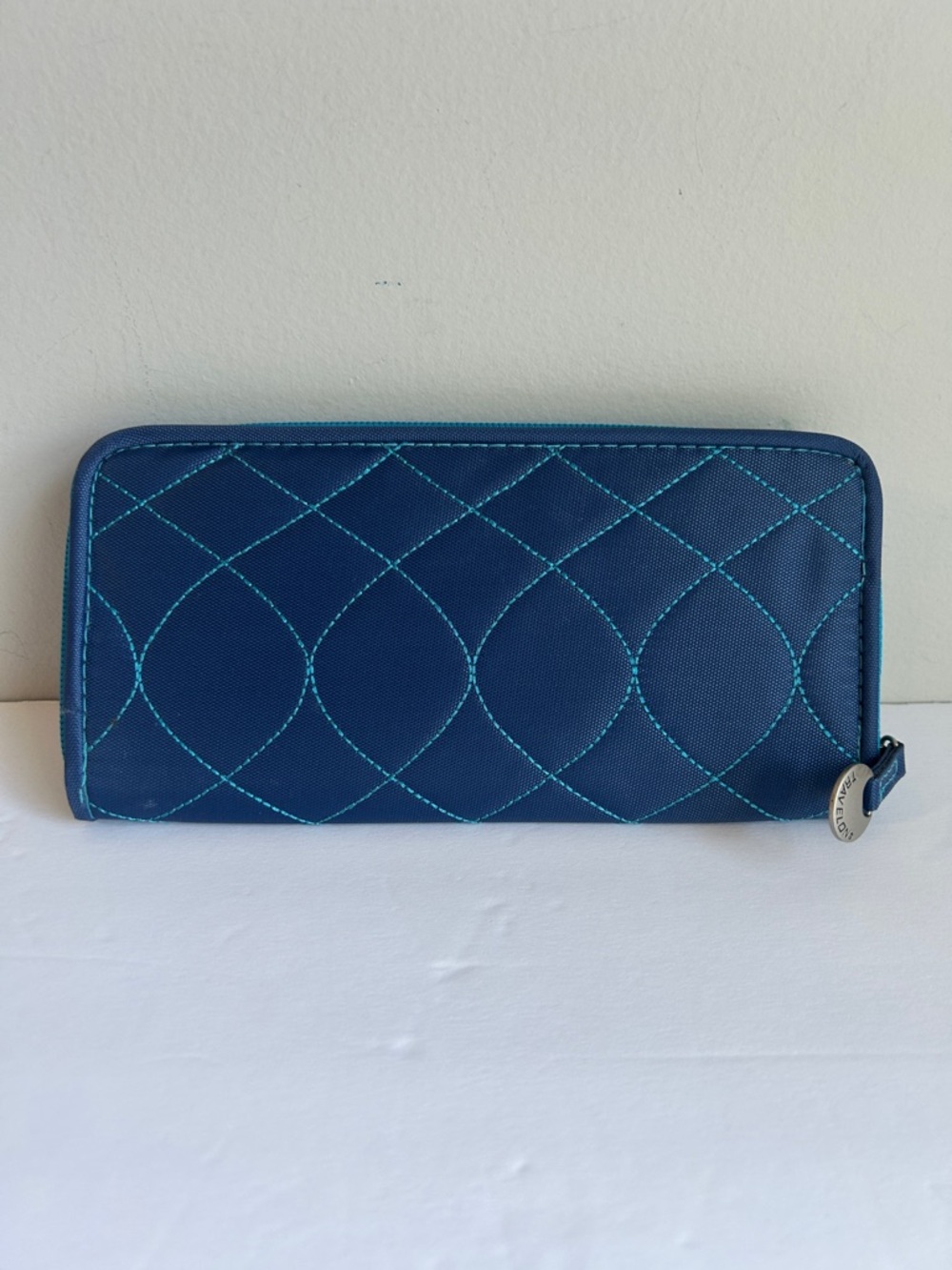 NWOT TRAVELON Wallet